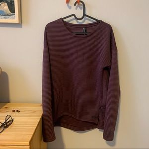 Athletic long sleeve top